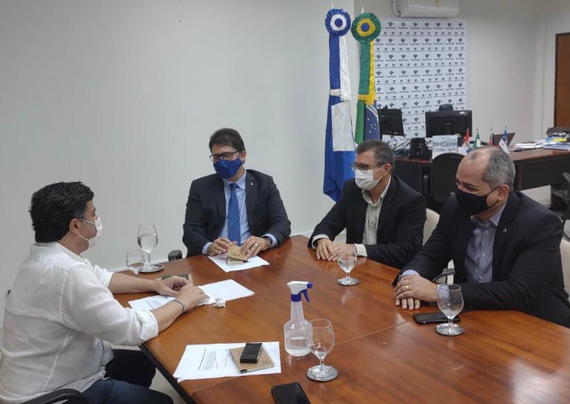 Eduardo da Fonte se reúne com superintendente da Receita Federal e discute sobre a simplificação tributária Eduardo da Fonte se reúne com superintendente da Receita Federal e discute sobre a simplificação tributária