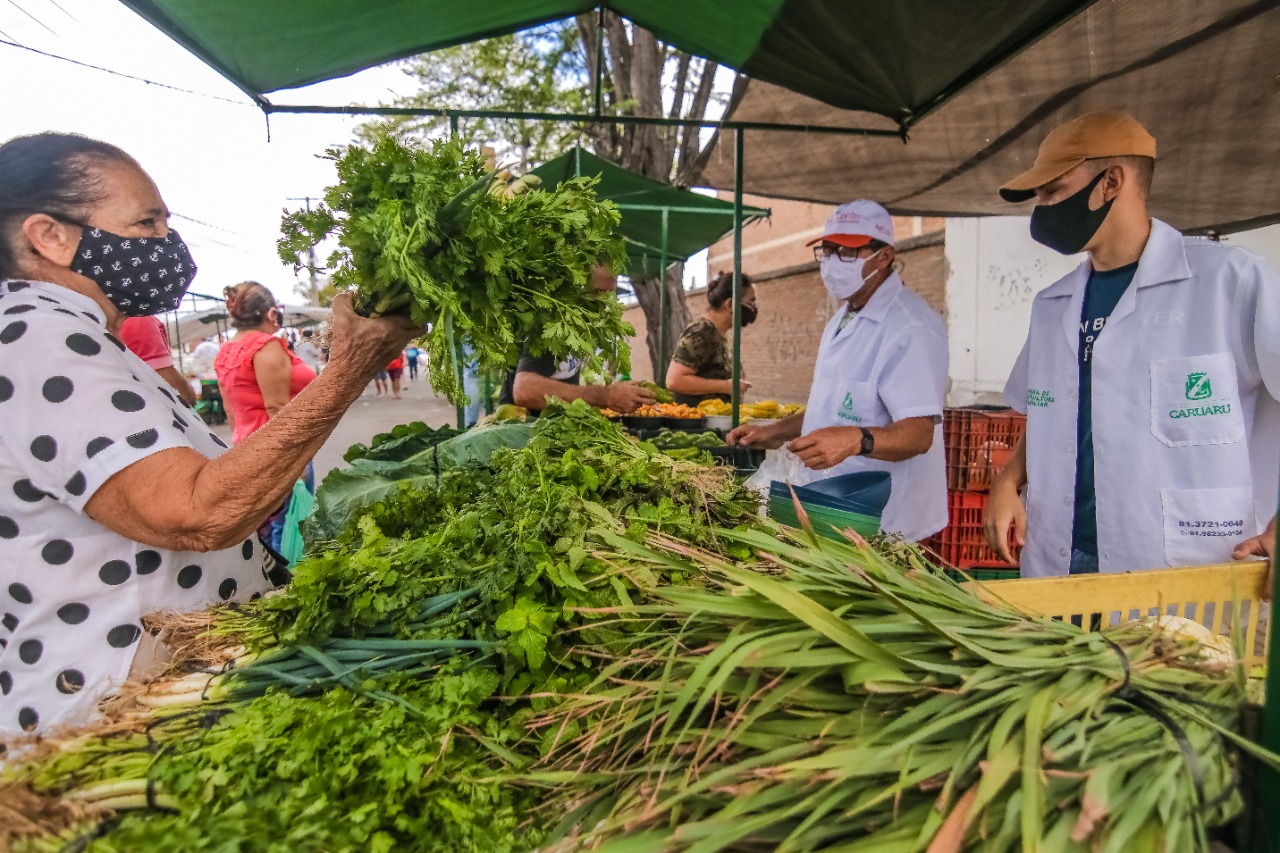 Feira da Agricultura Familiar de Caruaru oferece produtos livres de agrotóxicos e movimenta a economia local Feira da Agricultura Familiar de Caruaru oferece produtos livres de agrotóxicos e movimenta a economia local