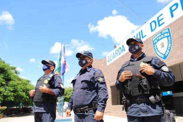 Miguel Coelho anuncia nomeação de novos guardas civis