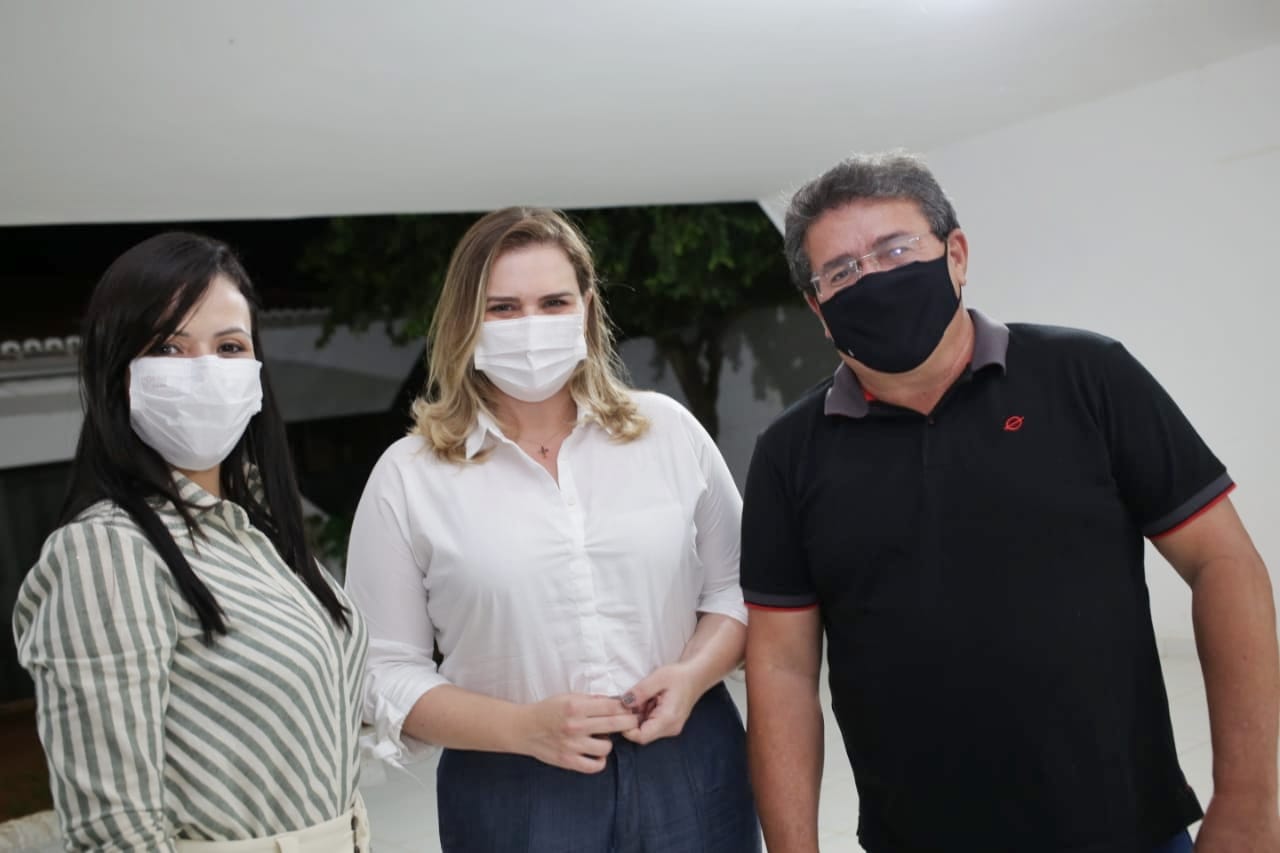 Marília é recebida por Márcia Conrado e Luciano Duque em Serra Talhada em nova rodada de compromissos por Pernambuco