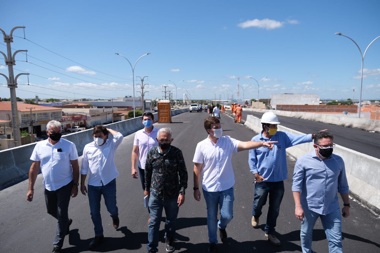 Miguel recebe visita de Yves Ribeiro e apresenta projetos de referência de Petrolina