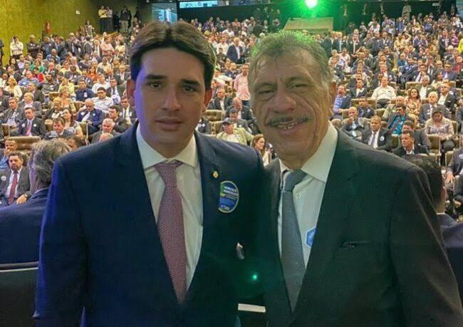 Silvio parabeniza José Patriota, novo secretário da CNM