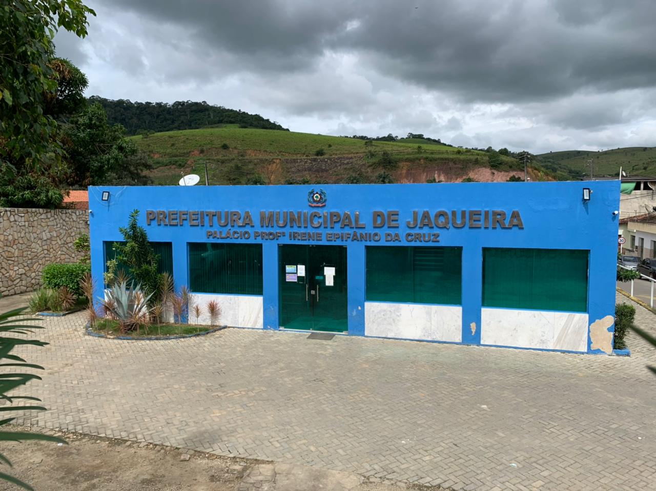 Prefeita Ridete Pellegrino anuncia antecipação do 13º dos servidores de Jaqueira
