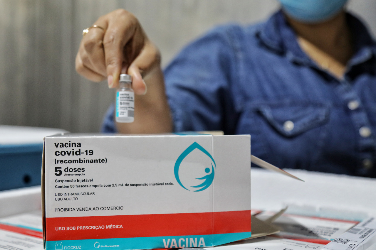 Pernambuco recebe 152,5 mil doses de vacinas da Astrazeneca