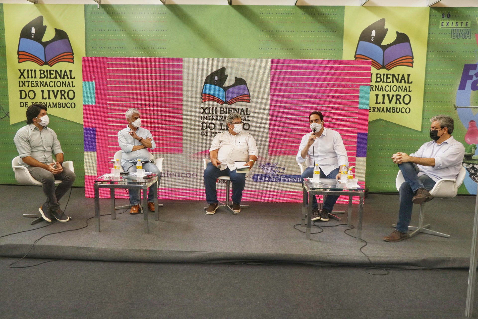 Paulo Câmara debate, na XIII Bienal do Livro de PE, os desafios do Estado diante dos efeitos da pandemia