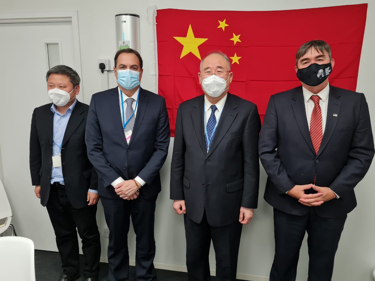 Paulo Câmara encerra participação na COP26 com assinatura da Carta de Edimburgo e encontro com representantes do governo chinês
