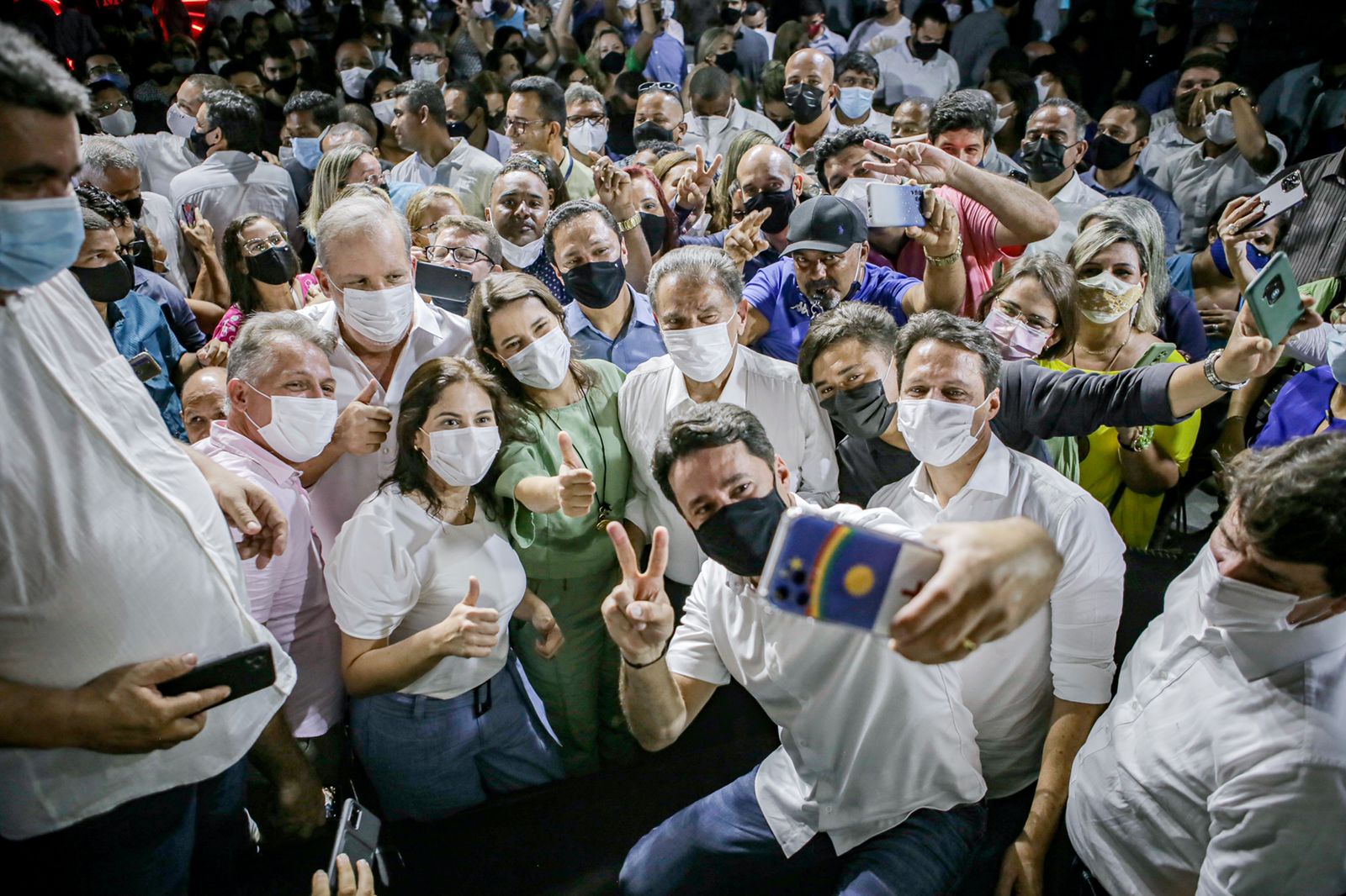 Multidão participa do Levanta Pernambuco em Jaboatão