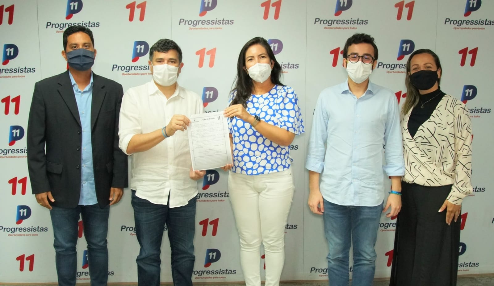 Com indicação de Eduardo da Fonte, advogada Julyanne Oliveira assume presidência do PP de Rio Formoso