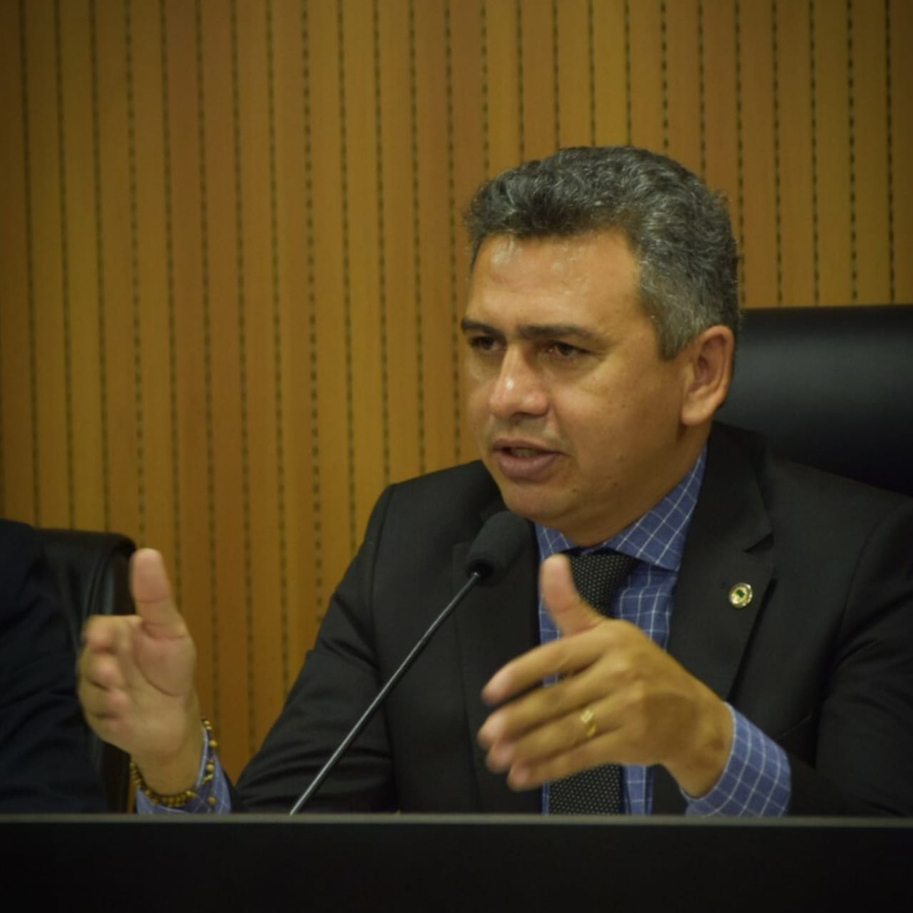 Violência no campo é tema de reunião entre Doriel Barros e secretário de Defesa Social