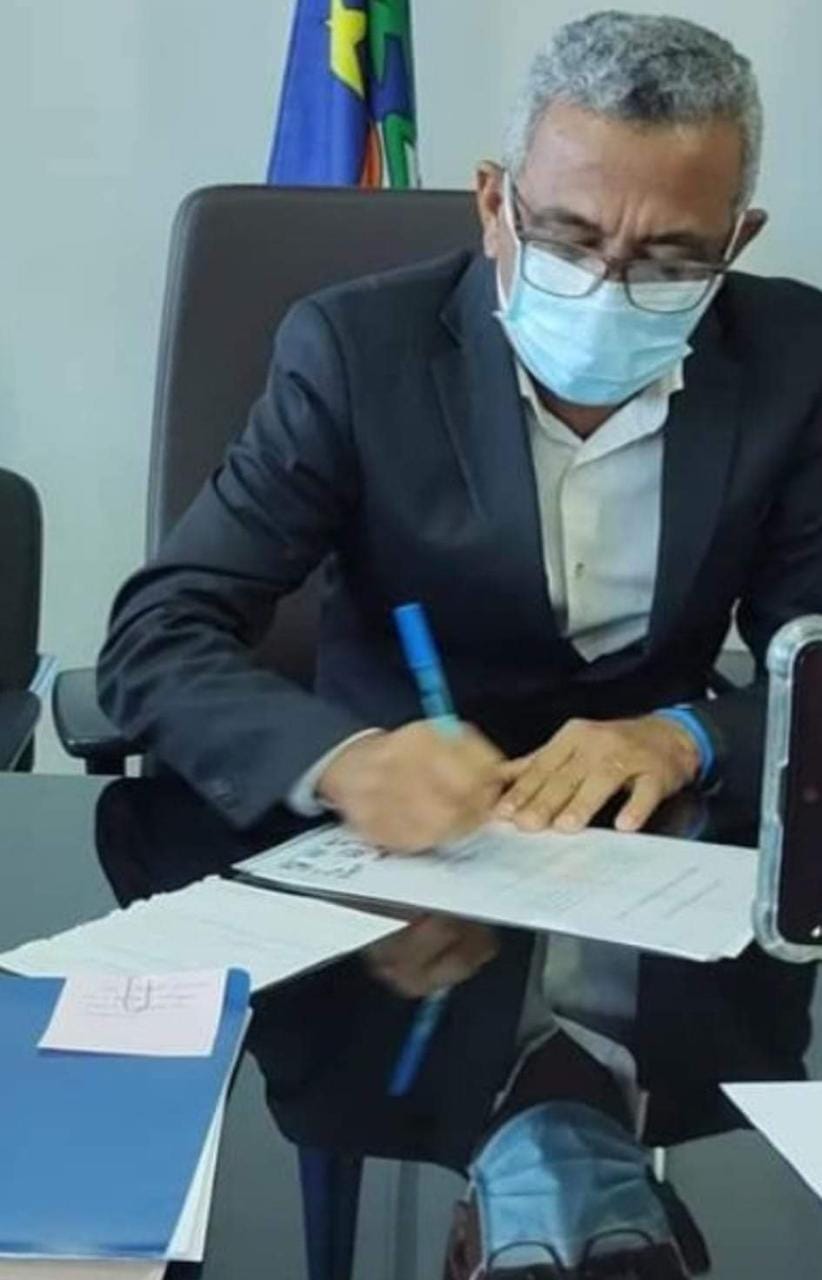 O prefeito irmão Aluízio cria auxílio financeiro para agremiações carnavalescas em Tracunhaém.