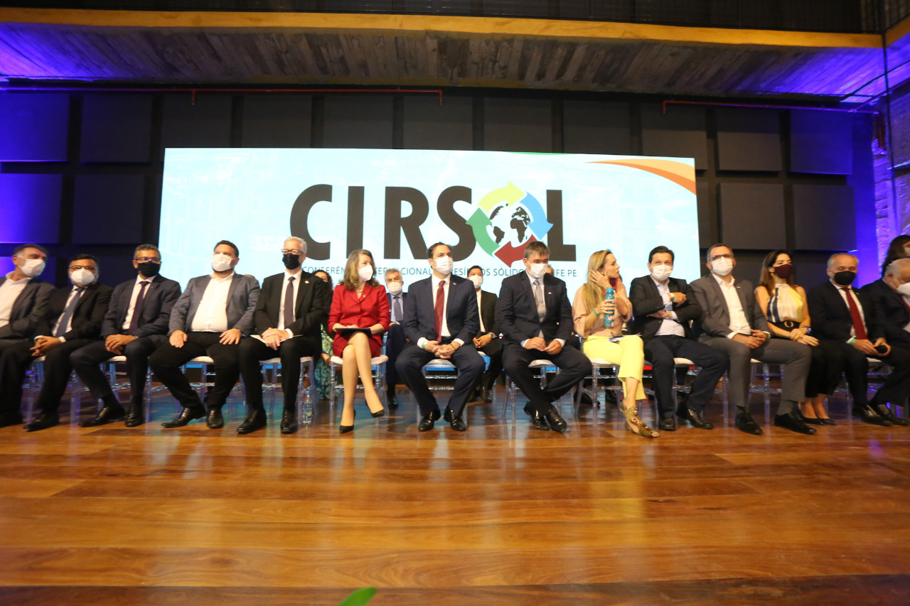 Paulo Câmara lança Plano de Descarbonização de Pernambuco