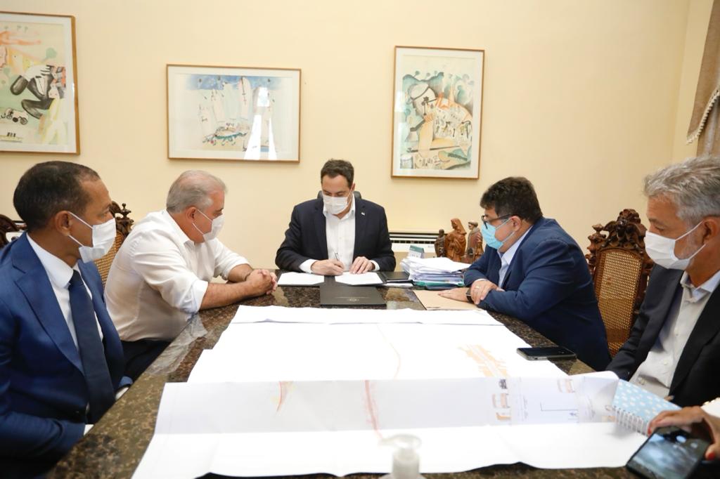 Estado firma convênio com Prefeitura de Olinda para requalificação de vias