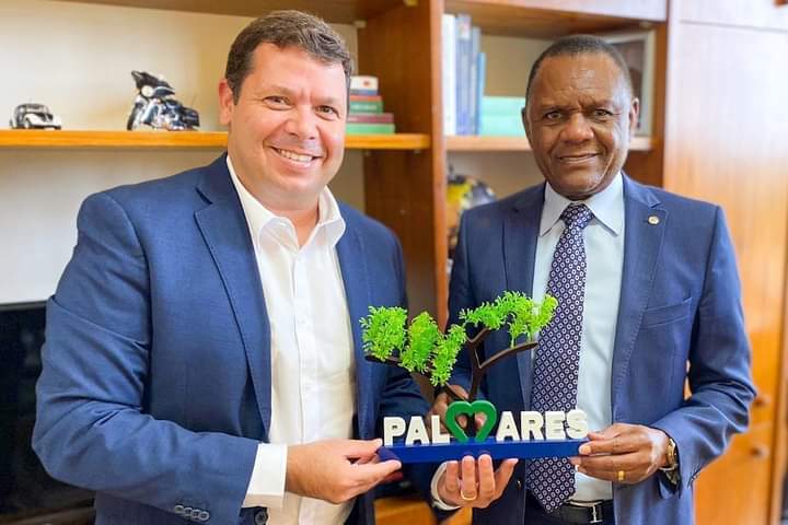 Deputado Ossesio recebe prefeito de Palmares