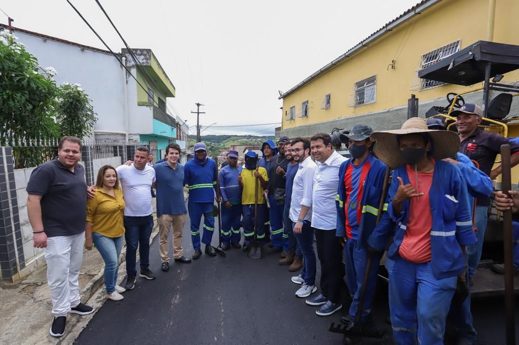 Antonio Coelho visita obras de pavimentação e participa do lançamento do Via Parque em Palmares