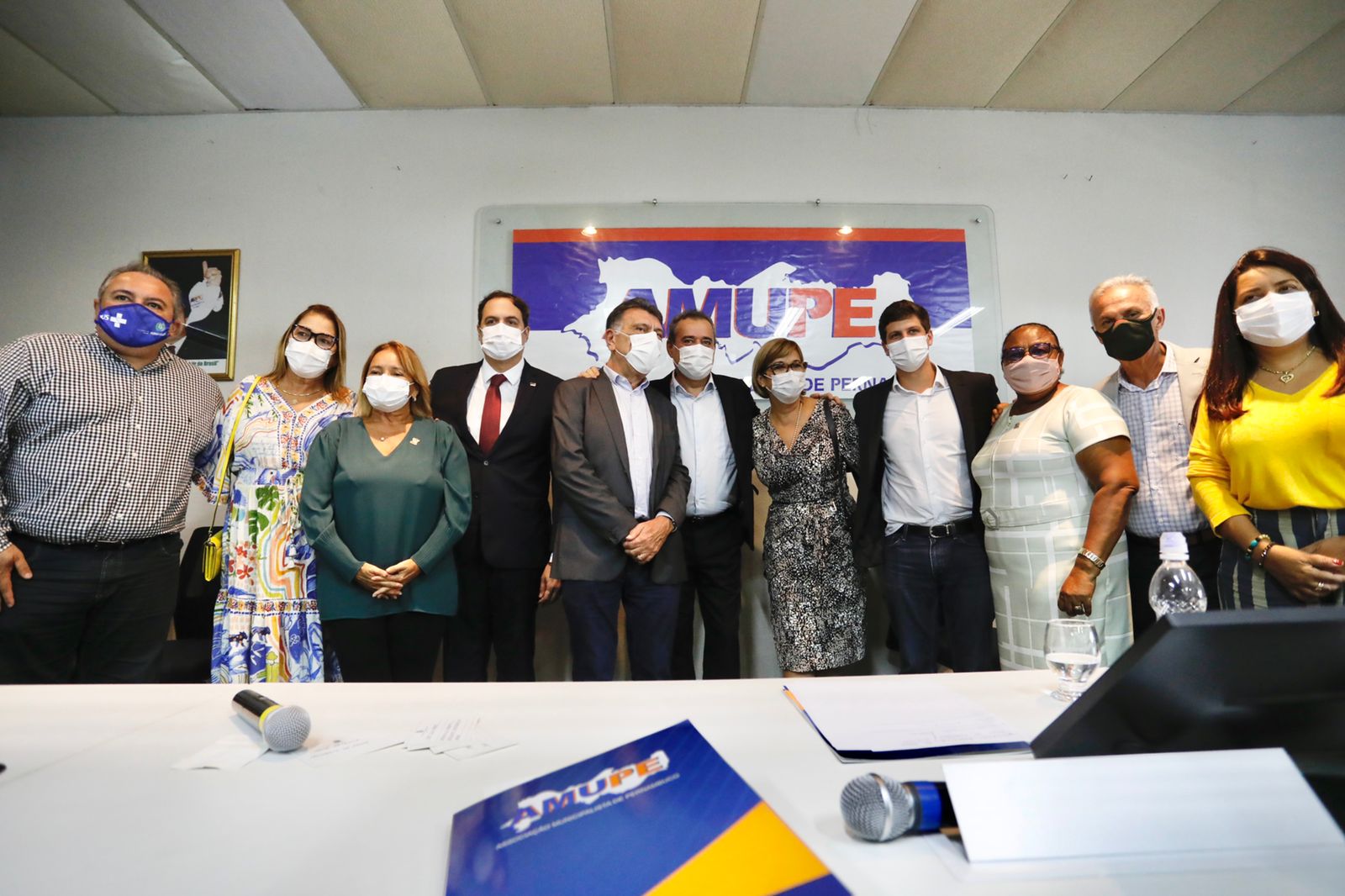 Paulo Câmara prestigia posse da nova presidente da Amupe