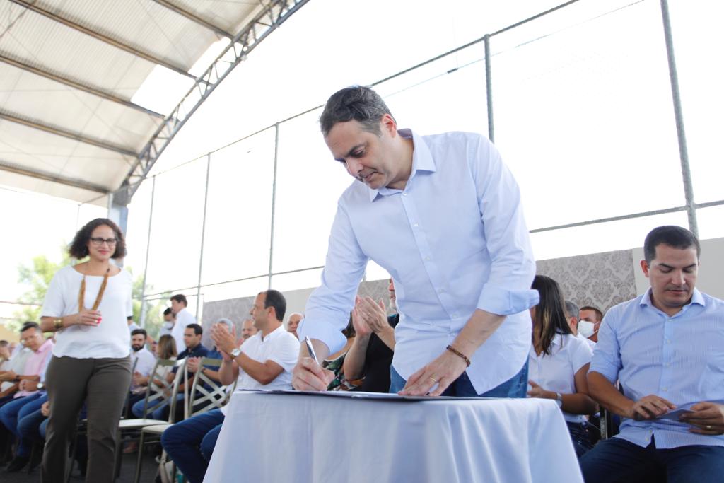 Em Saloá, Paulo Câmara autoriza início das obras de implantação da PE-223