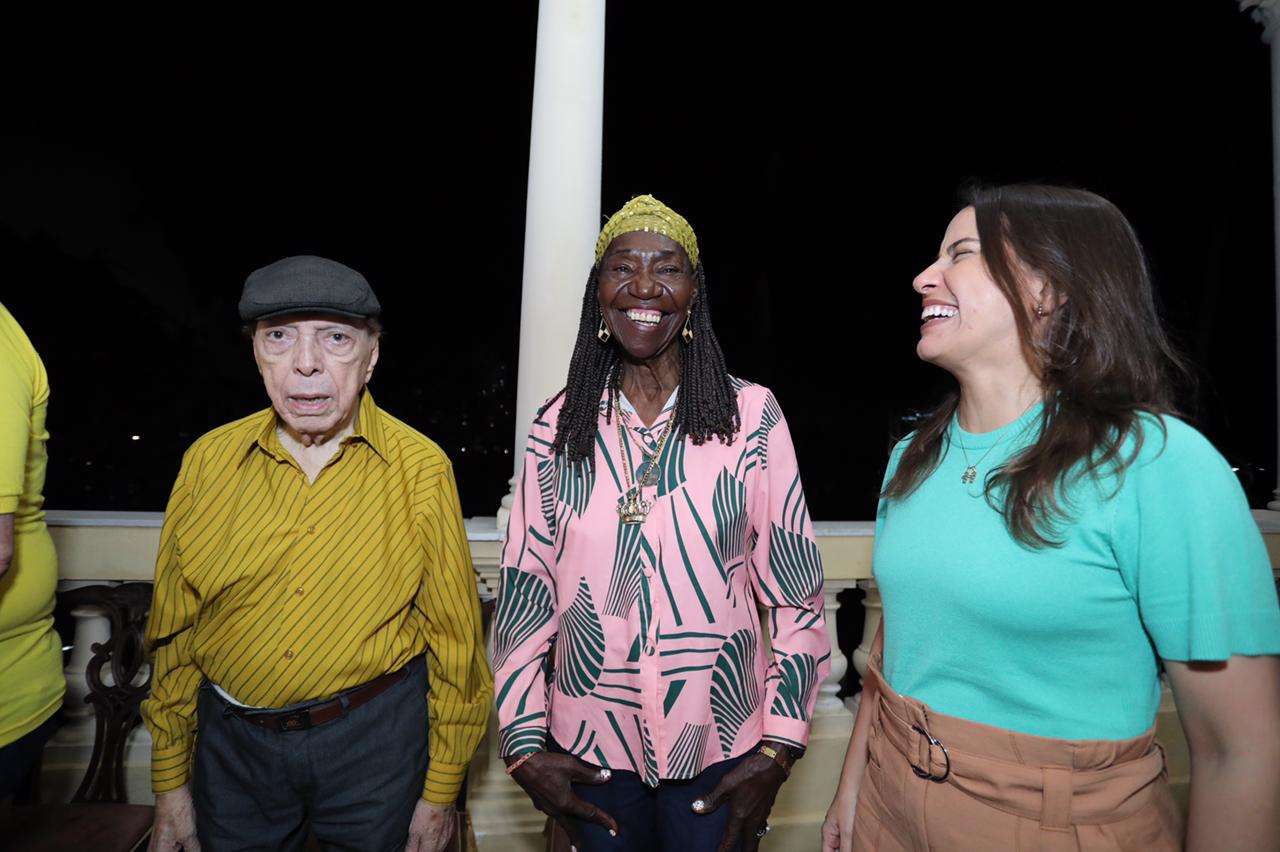 Governadora recebe artistas e grupos culturais do Carnaval Pernambucano