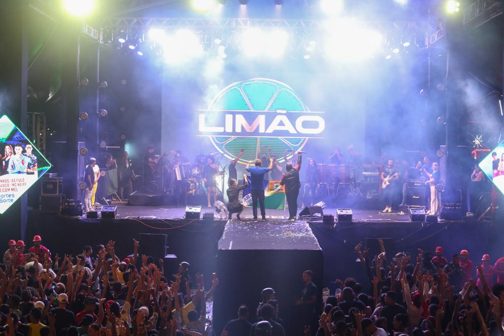 Procissão encerra <strong>366ª Festa de Nossa Senhora dos Prazeres. No Palco Show da Festa da Pitomba, Priscilla Senna está entre atrações</strong>