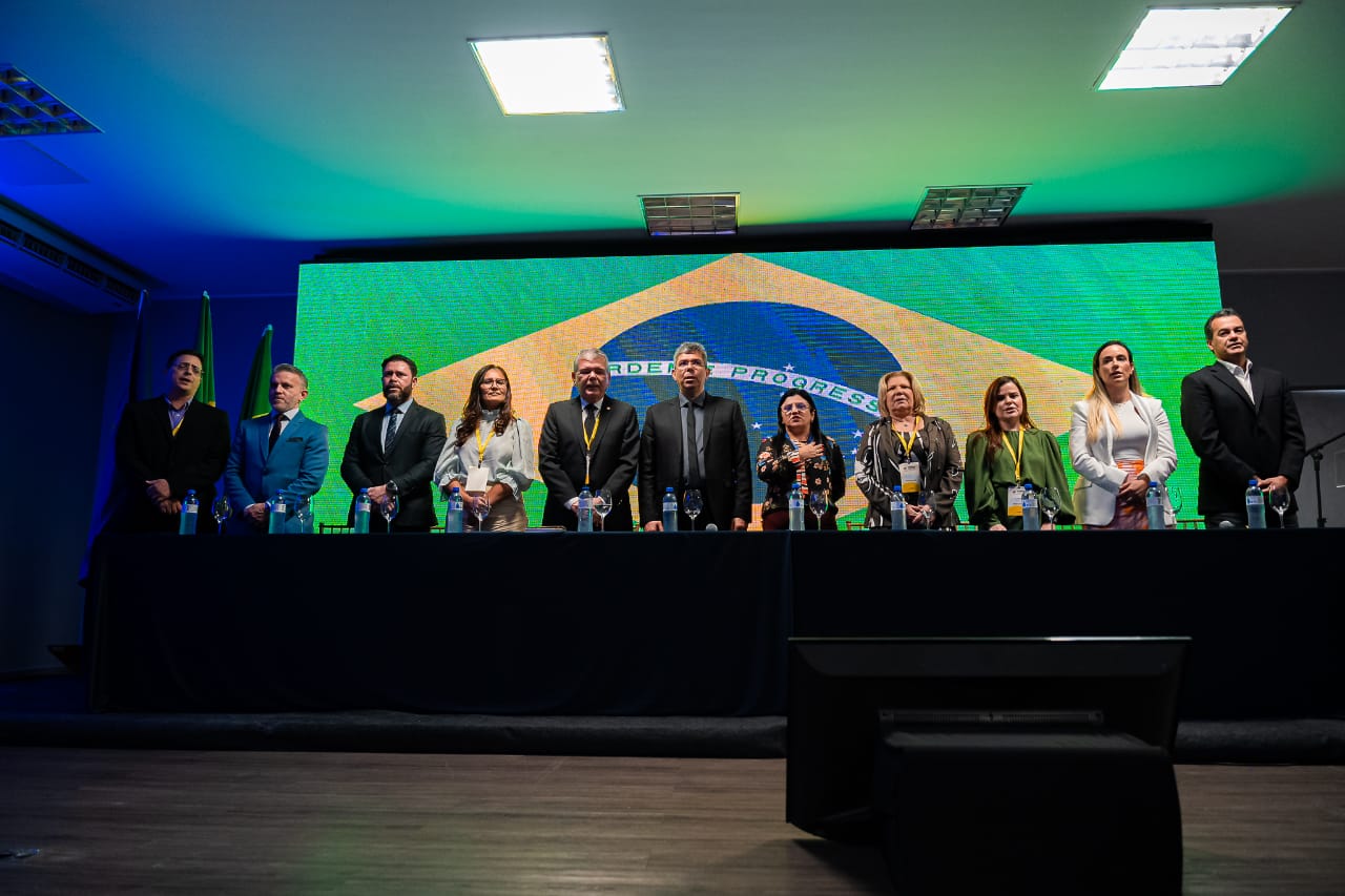 Congresso de Registradores Civis, em Petrolina (PE), aborda novos rumos da área, reflete sobre gestão de cartórios e homenageia o Jurista Jones Figueiredo
