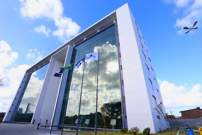 Obra na rede de esgoto é iniciada na Avenida Agamenon Magalhães