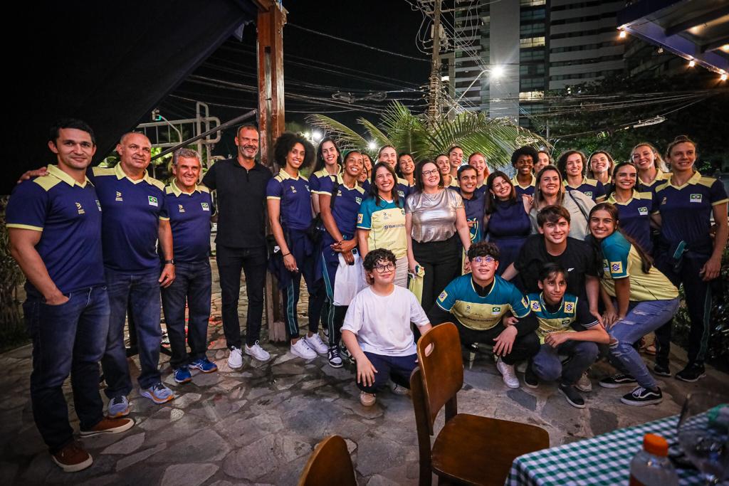 Sul-Americano no Recife: Governadora dá as boas-vindas e deseja boa sorte para a Seleção Brasileira Feminina de Vôlei