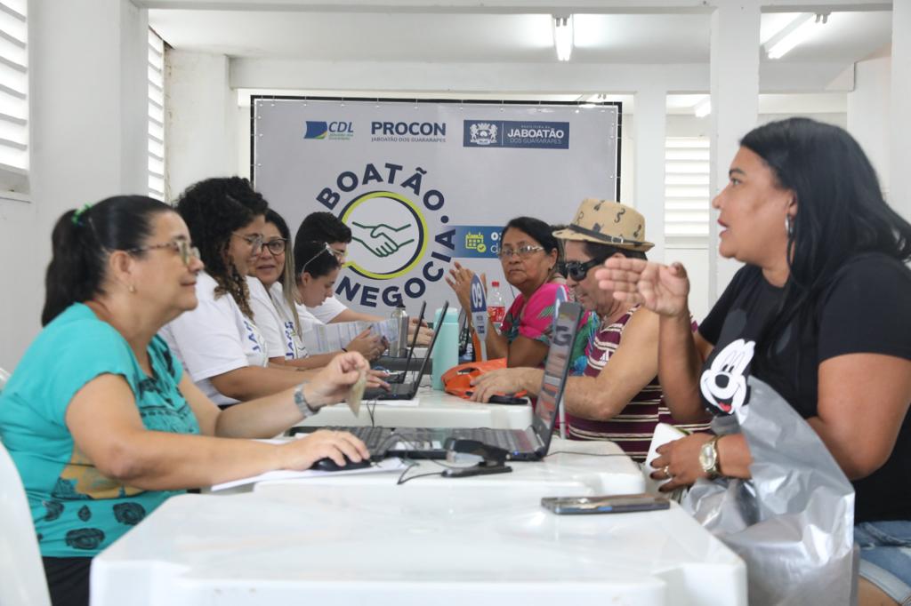 Primeiro dia do Jaboatão Negocia atrai muitos consumidores