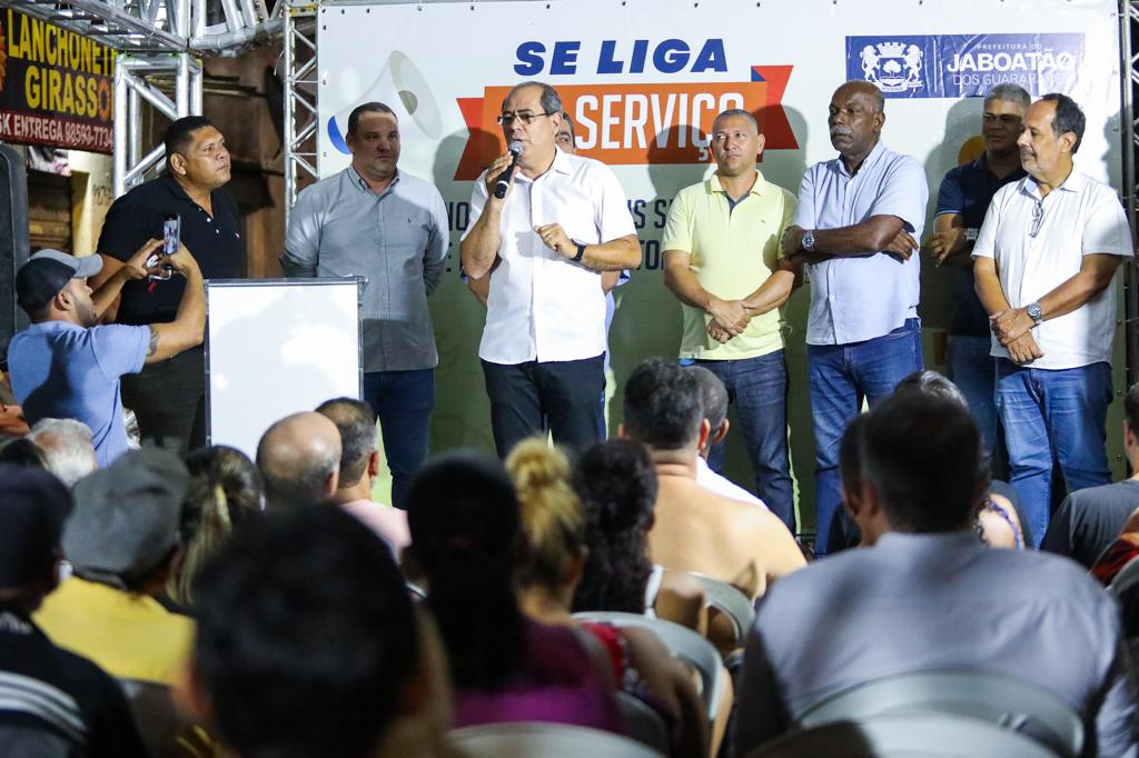 Prefeito Mano Medeiros anuncia pavimentação de mais ruas do Jaboatão