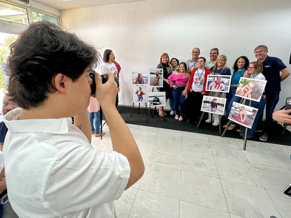 Exposição fotográfica e seminário marcaram a abertura da Semana Municipal da Pessoa com Deficiência no Jaboatão