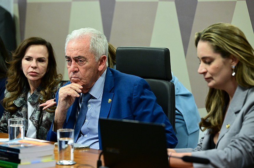 Código Eleitoral com voto impresso e 30% de candidatura feminina vai a Plenário