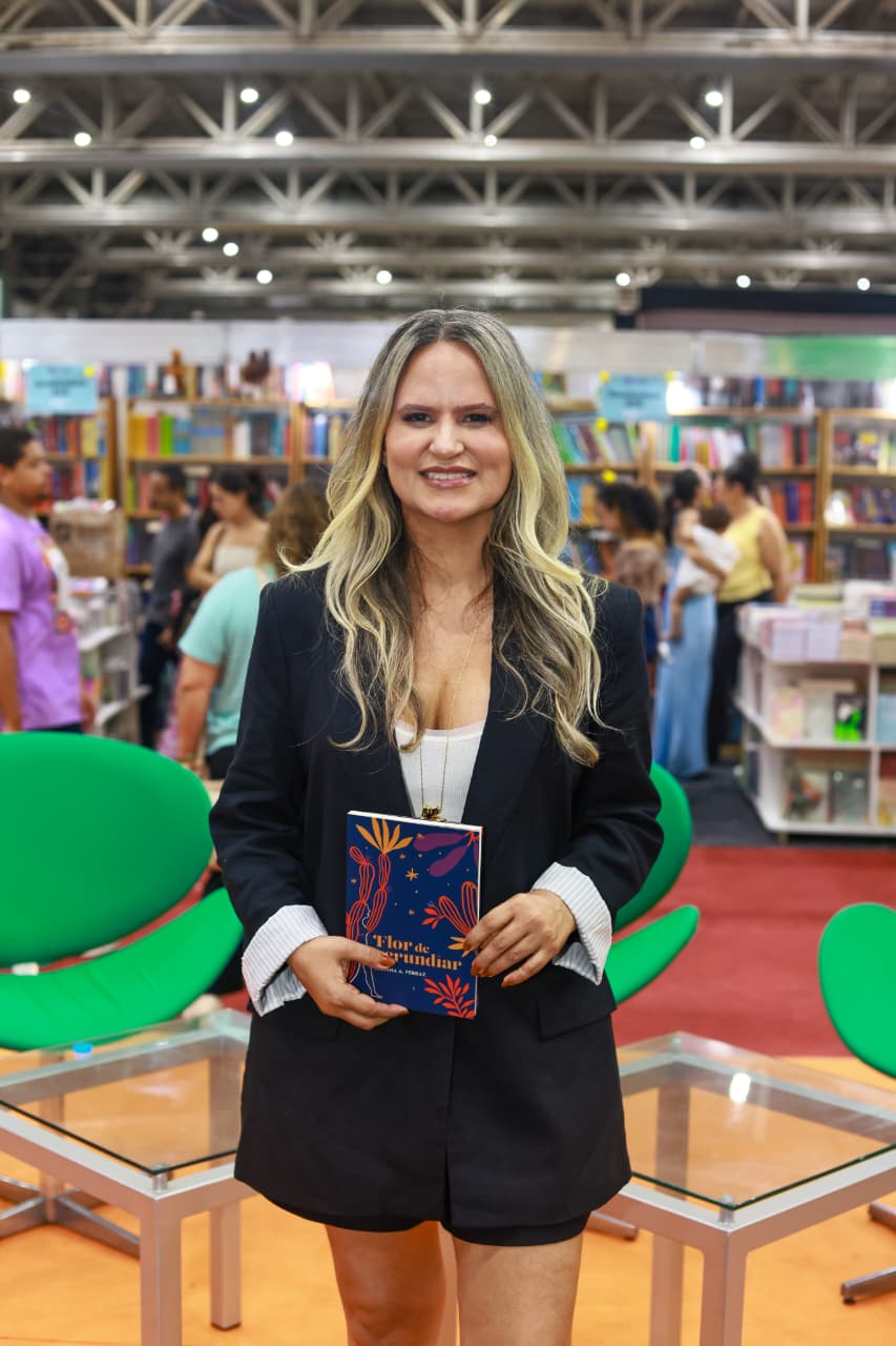 No mês em que é celebrado o Dia Nacional da Poesia, estreia nova voz do Sertão pernambucano