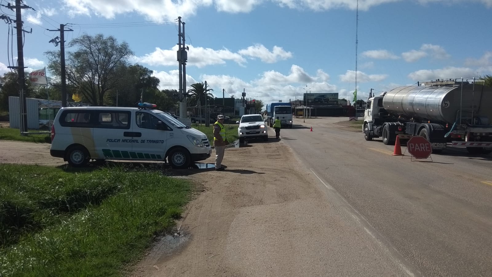 Policía realiza operativos de prevención y control en rutas y caminos