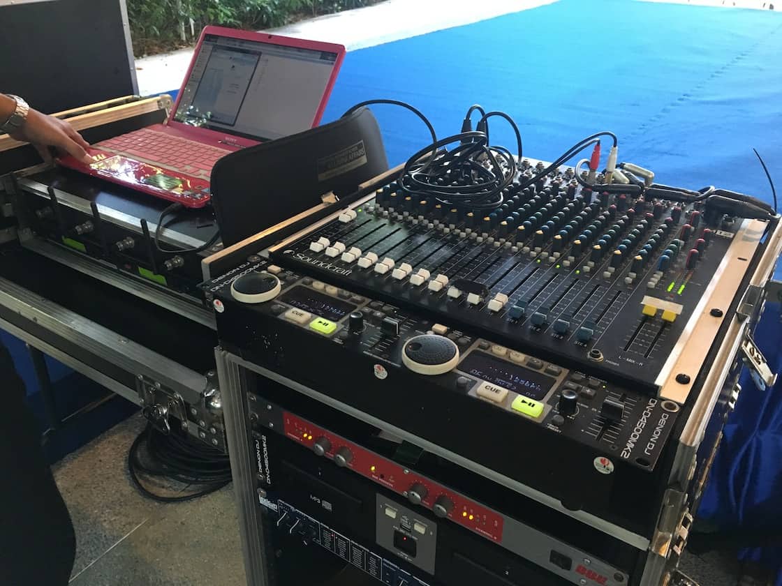 Professional sound system for rent Carnival World