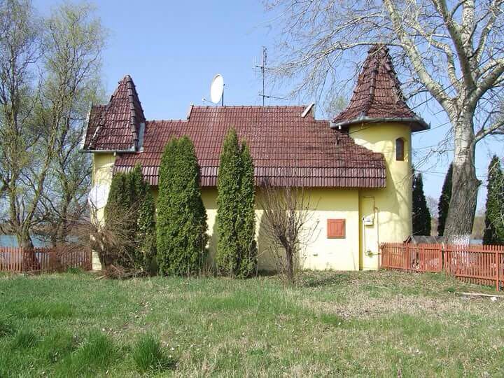 Dacă te gândești să cumperi o casa în ungaria, vezi în acest ghid care sunt orașele cu cele mai ieftine locuințe dar și pașii necesari in . Case Arad Ro Pescarie De Vanzare In Gyula Ungaria