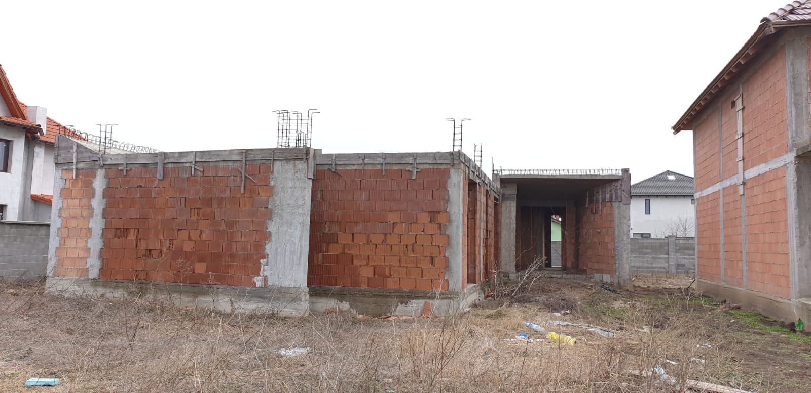 Case-Arad.ro | Casa de vanzare in rosu, Loc. Vladimirescu