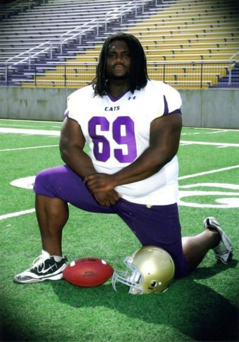 How much does a soccer ball weigh in pounds? The 10 Heaviest Nfl Players In History Casino Org Blog