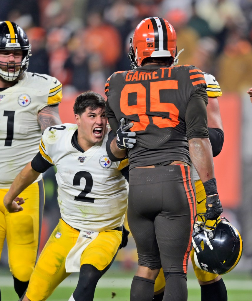 picture Myles Garrett Mason Rudolph Shake Hands 2