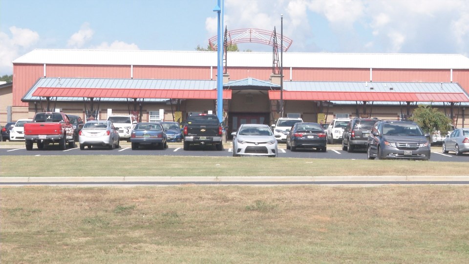 Lincoln parents upset after unknown man found inside elementary school