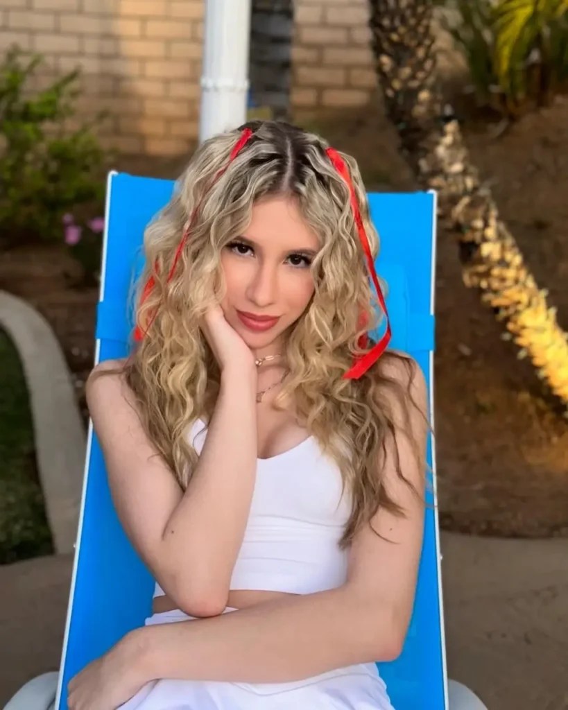 Lana Rae Age Height Real Name Parents Net Worth Sister Bio Lana Rae Roblox Influencer