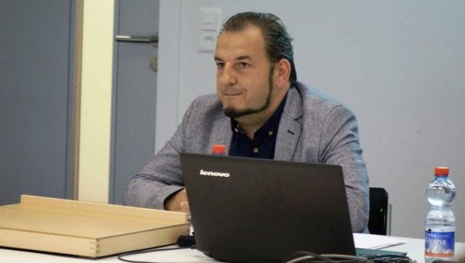 Jovanović: Ustavni sud u raljama karlšmitovskih pitanja