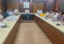 कलेक्टर ने ली समय-सीमा की बैठक…गौठान में किए गए अवैध अतिक्रमण हटाने के निर्देश