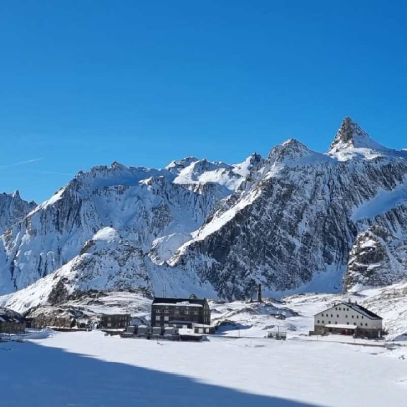 Grand-Saint-Bernard Ski Tour