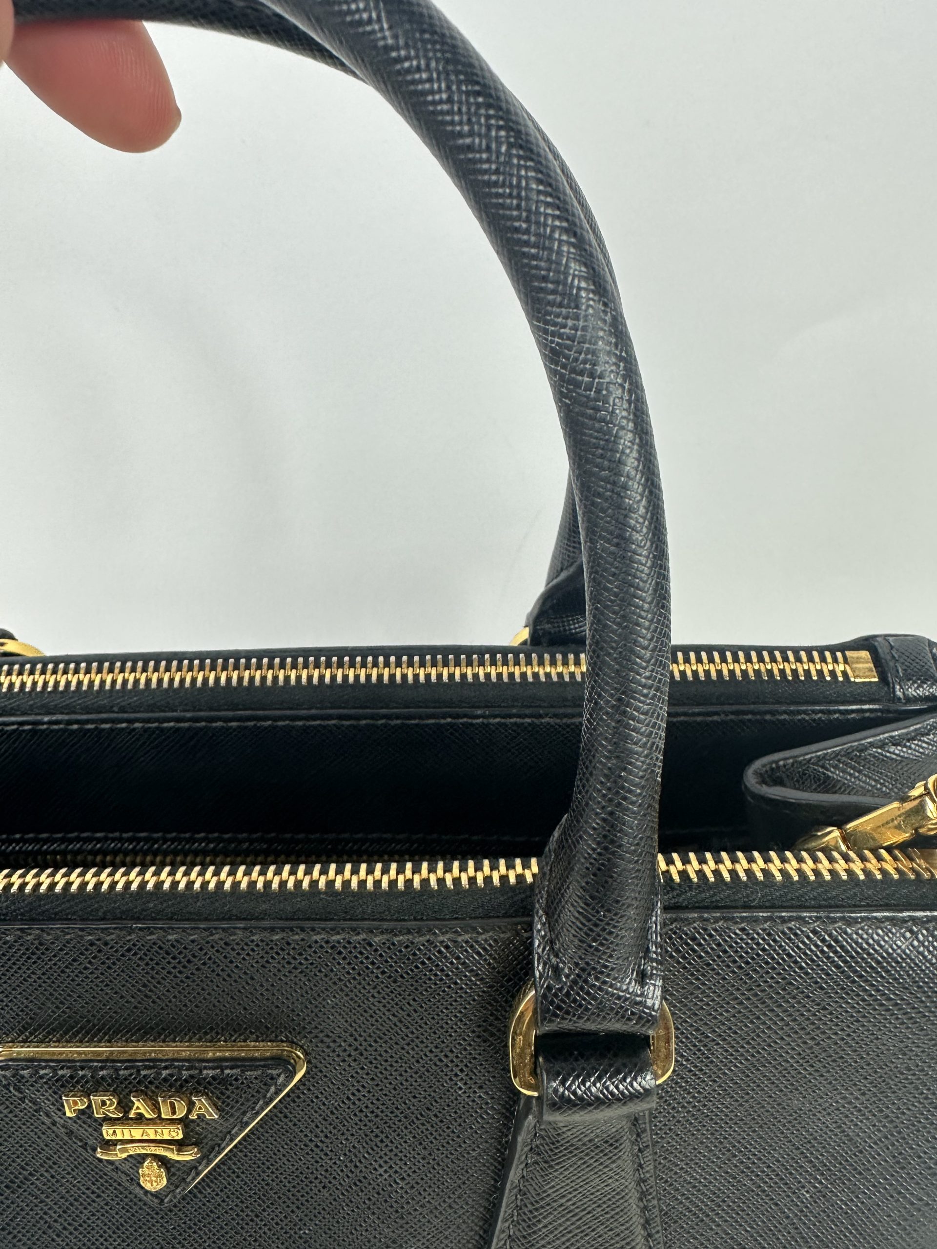 Prada Black Saffiano Galleria Leather Handle Bag – Changes