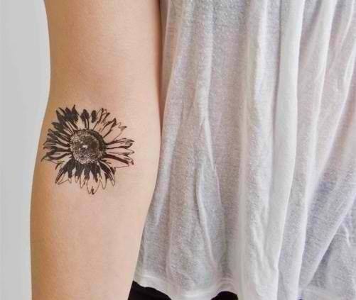 Gratuito Download immagini Daisy Tattoo Una Margherita Sulla Pelle il piu cool saluti