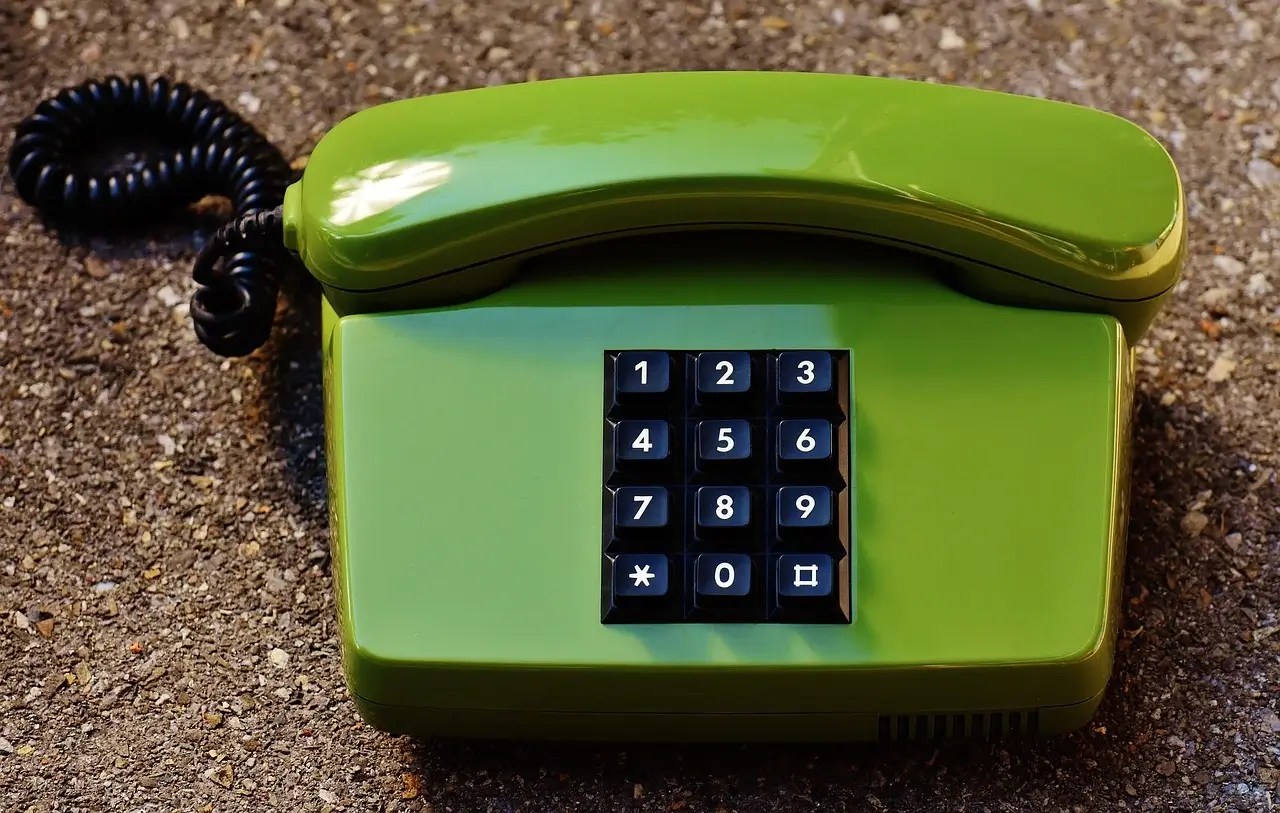 Analogue telephone