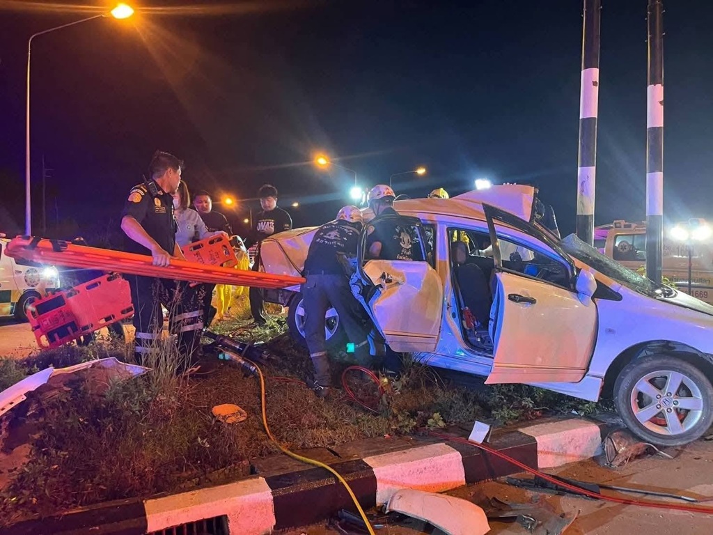 Tragic Midnight Crash in Chiang Rai Leaves 4 Dead Another Severely Injured