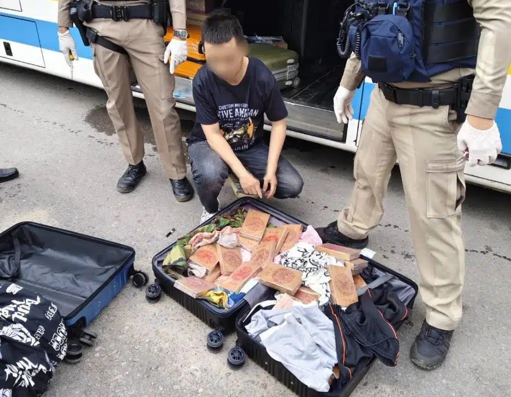 Chiang Rai Police Bust Bus Passengers With 60Kg of Heroin
