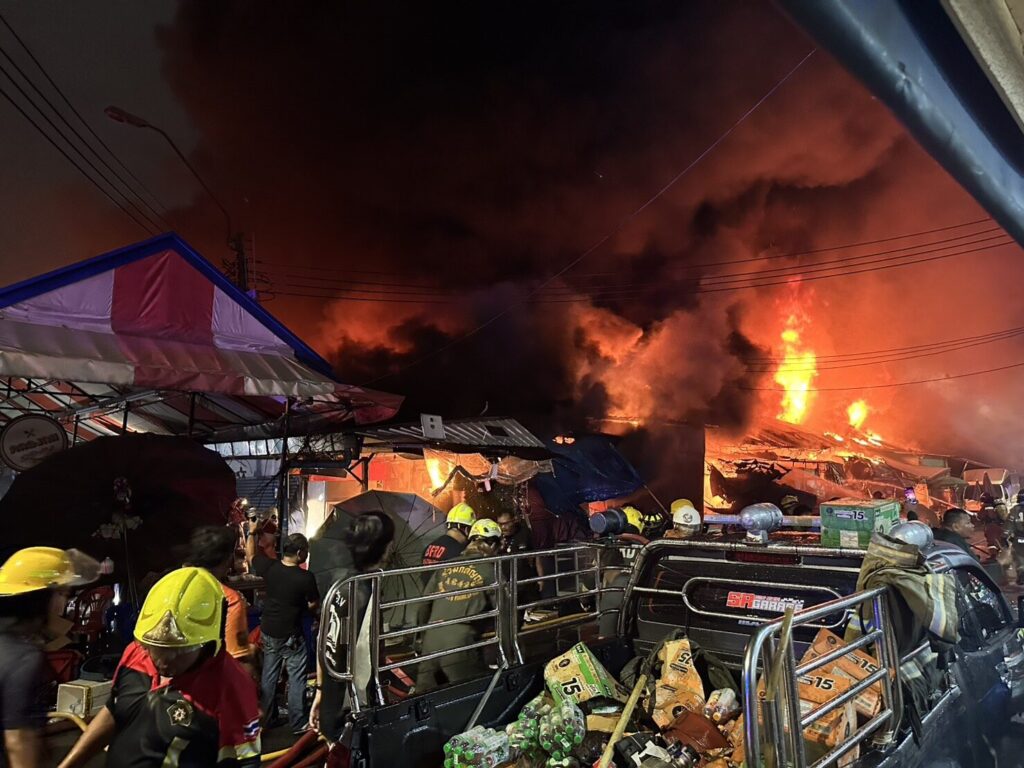 Fire Destroys Parts of Bangkok's Khlong Thom Center