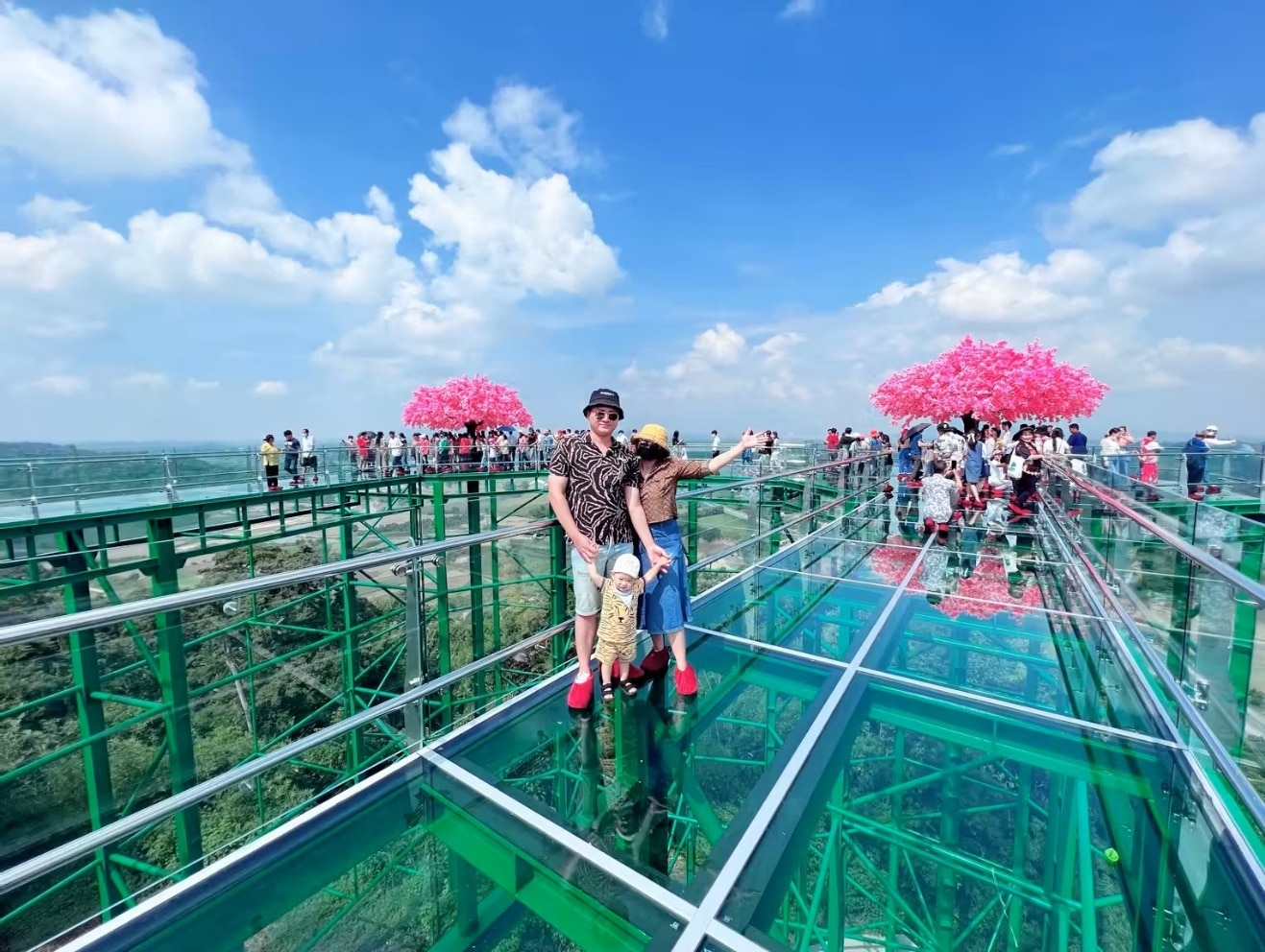 Wat Phra That Pha Ngao Skywalk: Visitor Guide