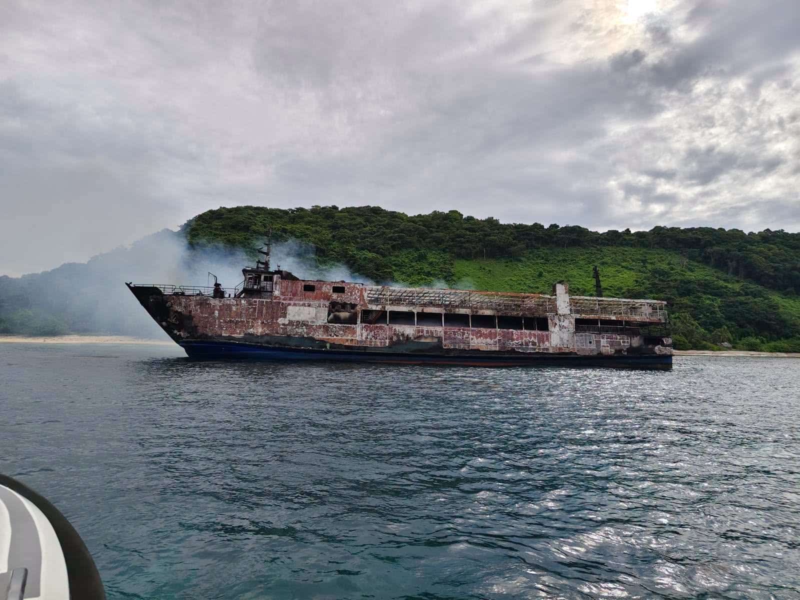 Philippine Ferry Fire Laves 5 Dead and 86 Missing