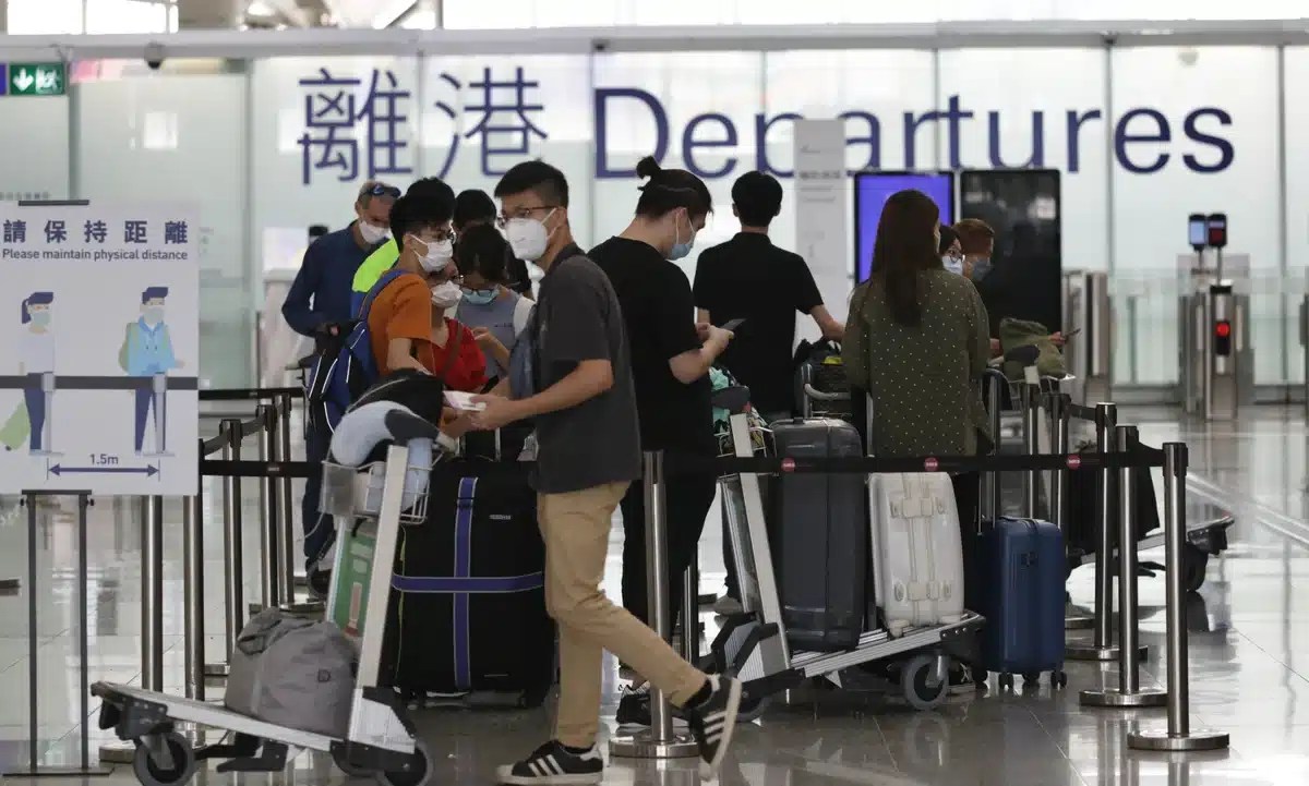China Tightens Travel Rules: Exit Bans Trap Talent and Expats